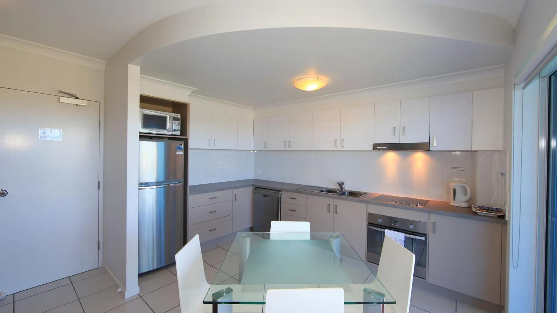 **** Aparthotel Koola Beach Apartments Bargara Australia