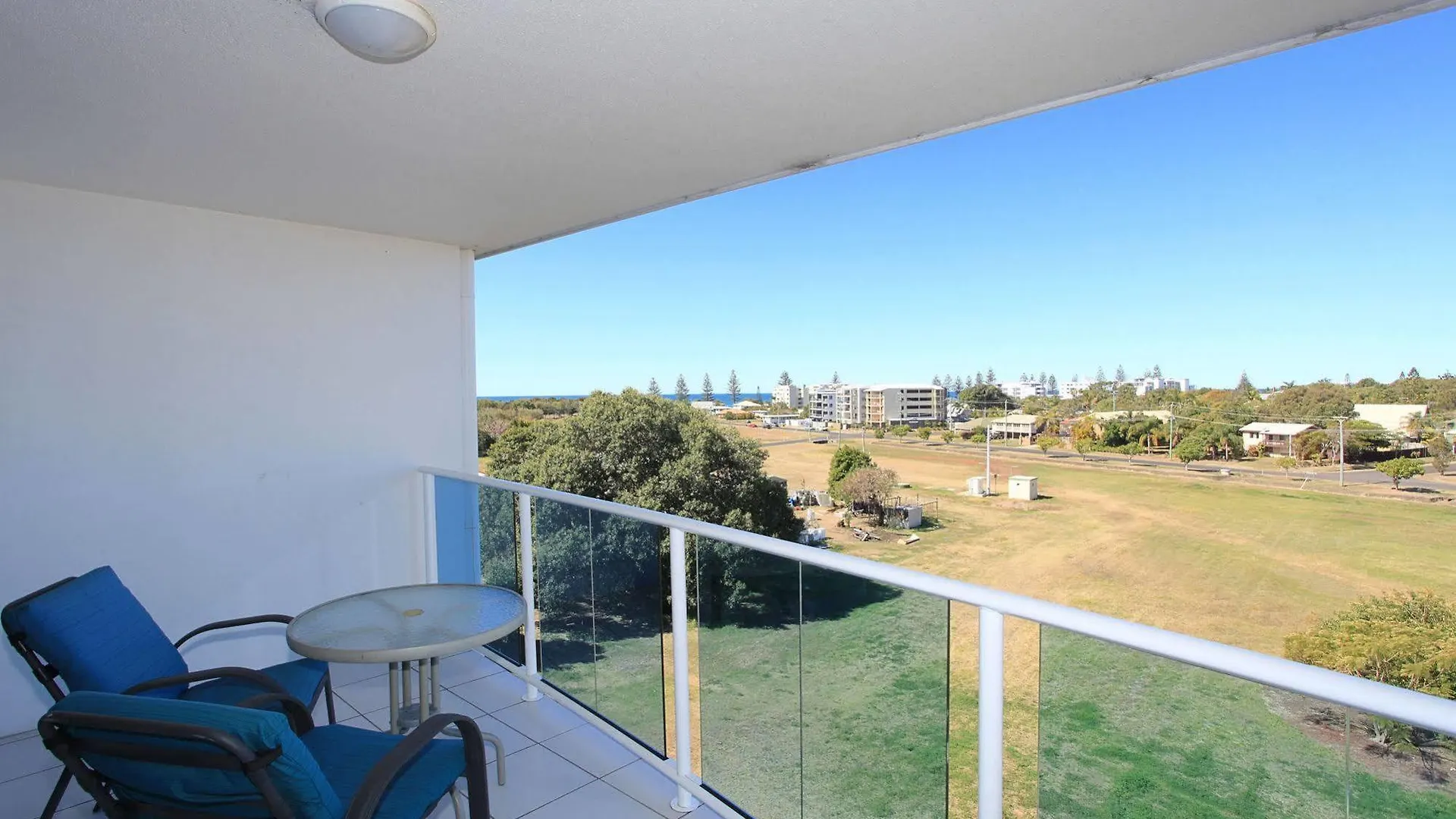 Koola Beach Apartments Bargara 4*,